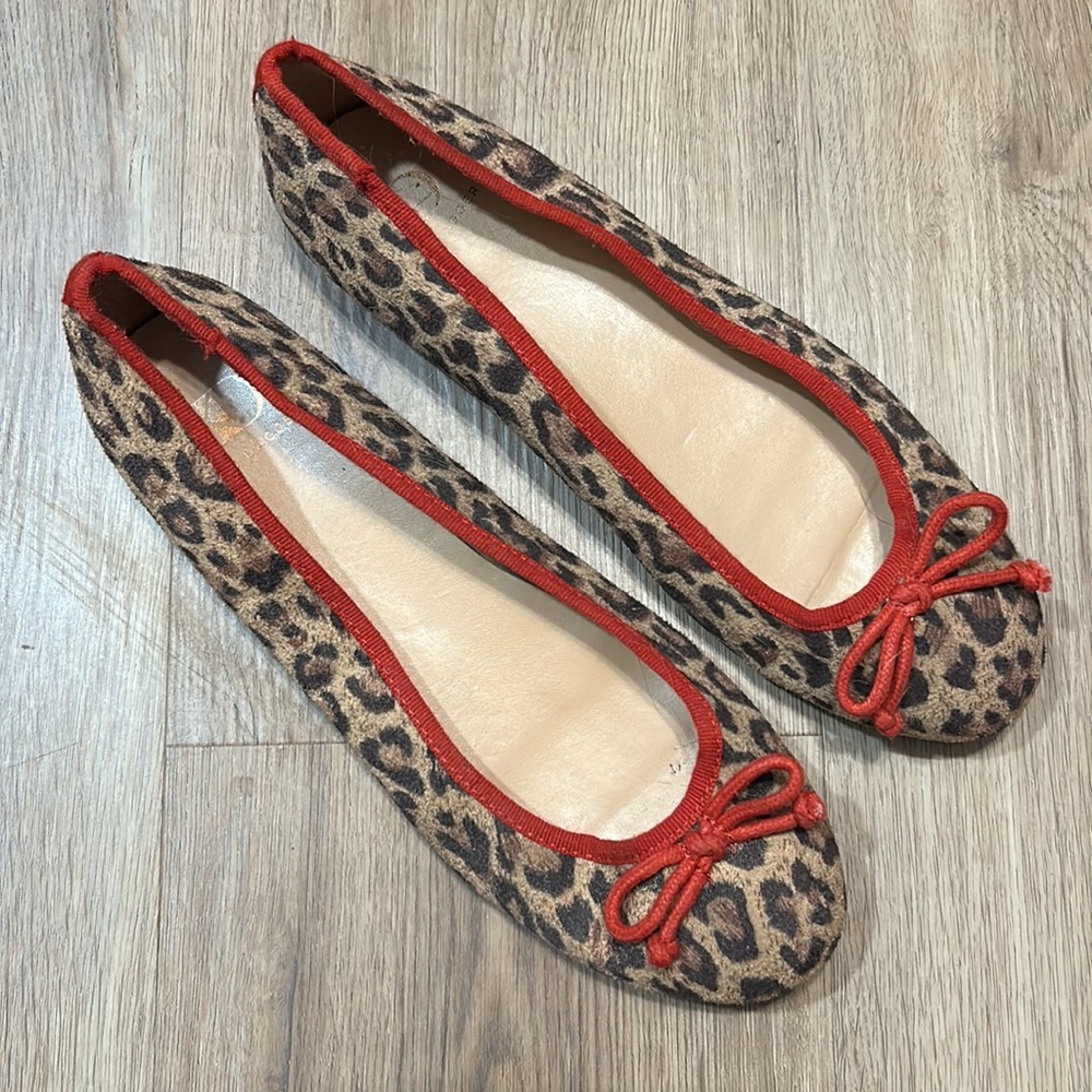 Kelsi Dagger Leopard Print Flats with Red Trim Runs small - Picture 2 of 14